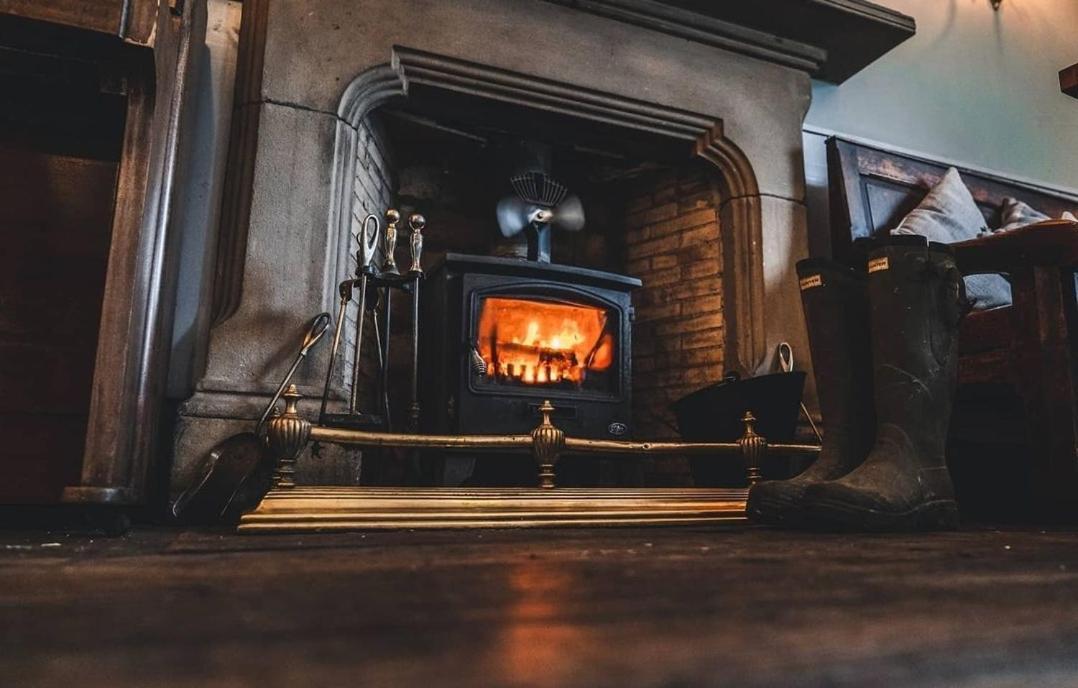 Peak District, The Greyhound Inn, Warslow Circa 1750 Exterior foto